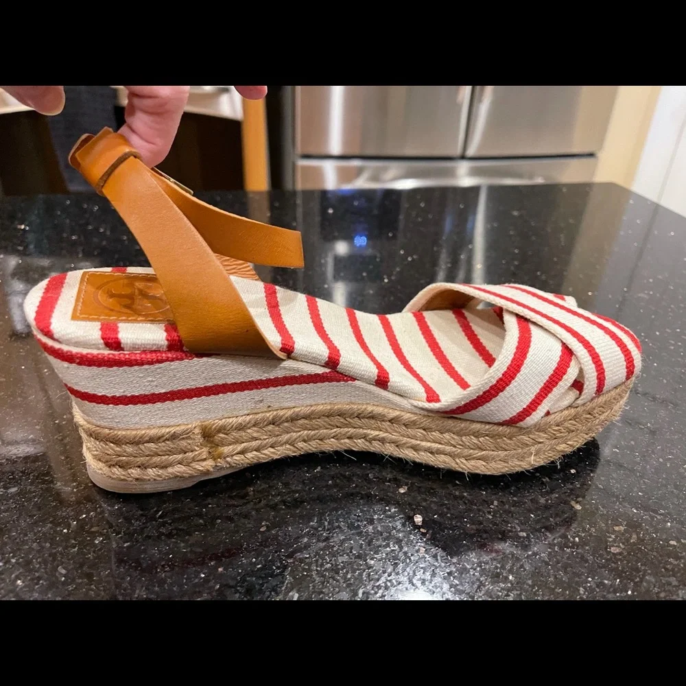 TORY BURCH 9 NAUTICAL RED WHITE CANVAS WITH LIGHT BROWN STRAPS PLATFORM SANDALS - Picture 9 of 13